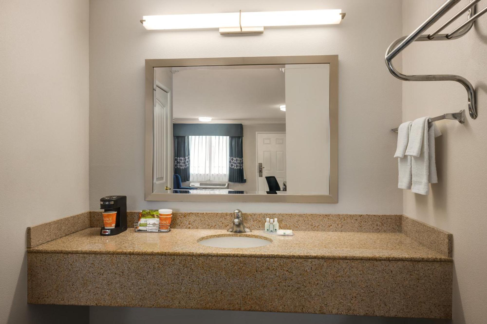 Quality I-15 Locanda Lake Elsinore